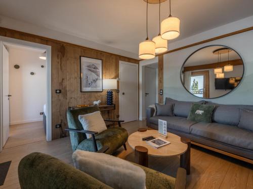 Morzine: Apt 6 pers, 3 chambres, parking, piscine été - FR-1-754-91