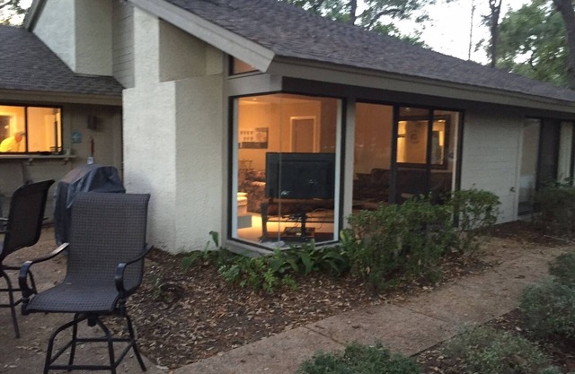 Moss Creek updated 3 bed 2 bath pet friendly house on golf course.