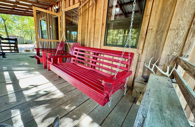 Mossback Outfitters located in Wright City