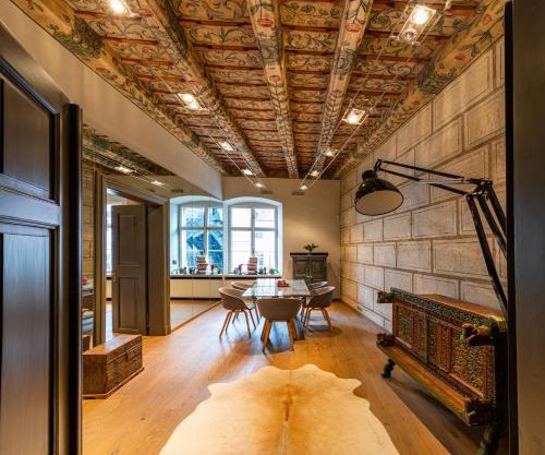 Mostecka Apartment