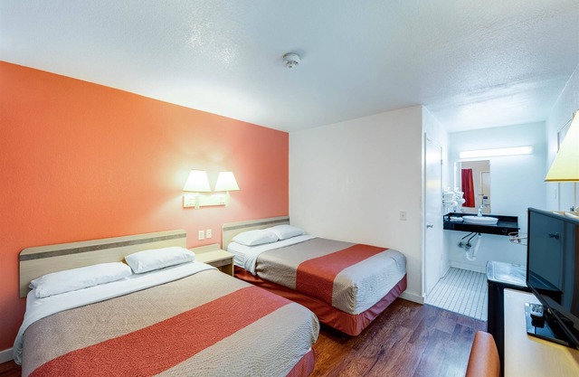Motel 6 Greenville, TX