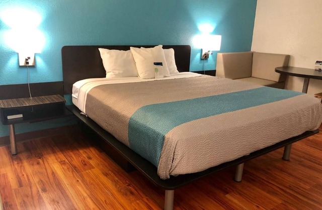 Motel 6 Nashville, TN - Airport