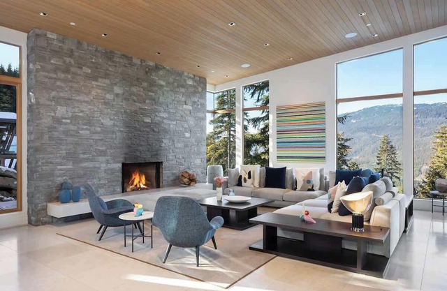 Mountain chalet w/ski access & hot tub