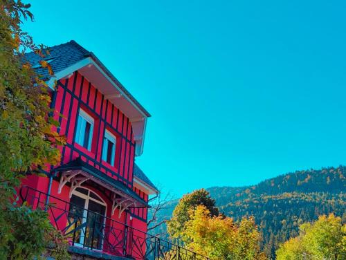 Mountain Getaway - Nordic Hot Tub, Warmth & Nature