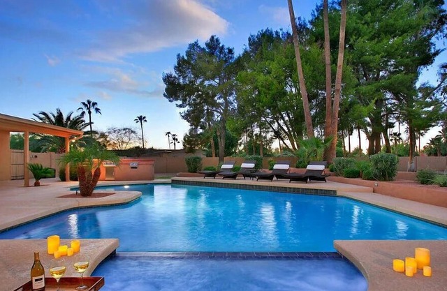 Mountain Peak Resort by HomeSlice Stays