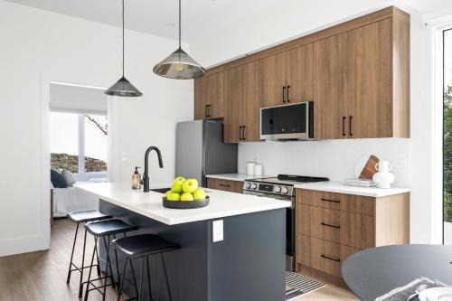 Mountain Suite - Fully Equipped Kitchen - Heated Bathroom Floor - Ocean View Fire Pit - WD