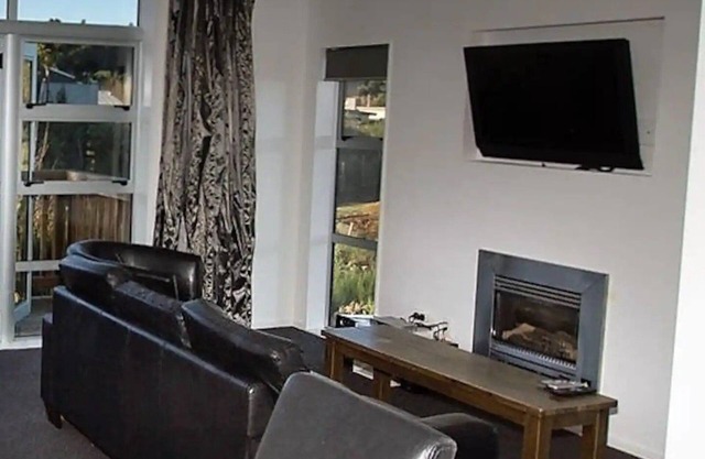 Mountain View Apartments - 27B&C/6 Bedrooms