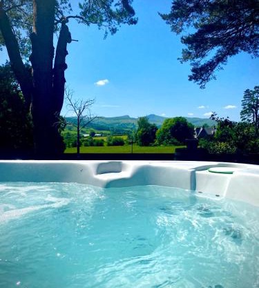 Mountain View Cottage, Hot Tub , Stunning Views
