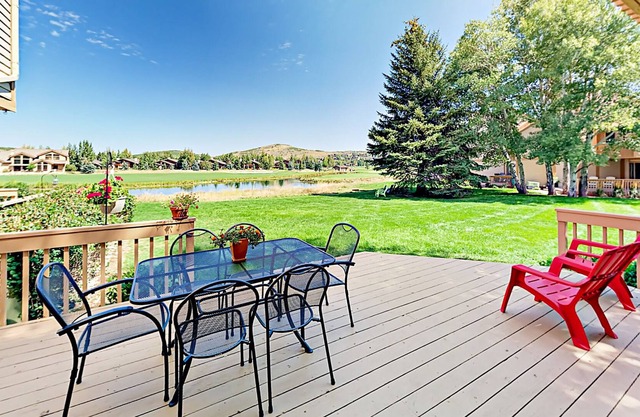 Mountain-View Park Meadows Condo - Walk to Rec Center & Shuttle Stop