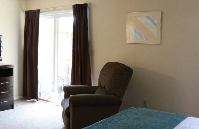 Mountainside 2BR Townhouse Near Henry Clay Furnace