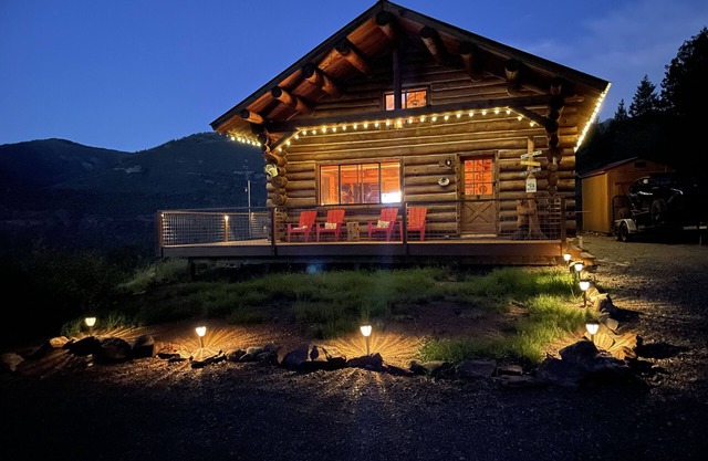 Mountainside Log Cabin Elevation 8000 ft. PEACEFUL WITH UNBELIEVABLE VIEWS