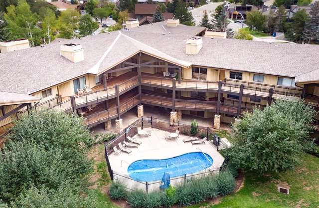Mountainside perfection in Park City! 5 star condo in the heart of the action