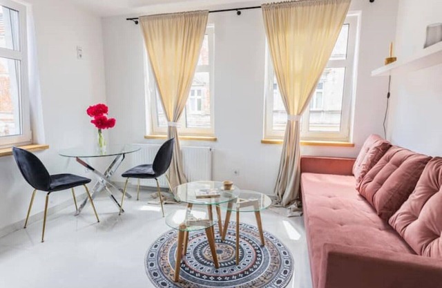 Moveen! Cosy South-east Corner Apartment