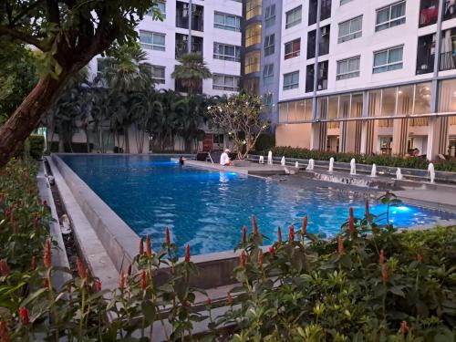 MRT SaiMa D condo monthly rent
