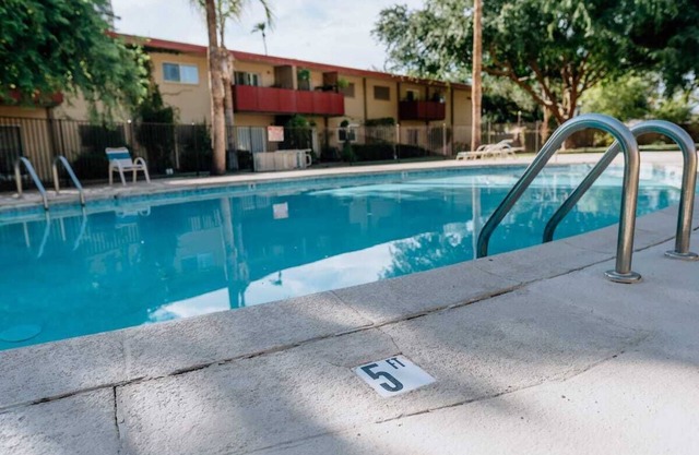 Msg for 5% off 2Bed 2Bath KingBeds 2Pools CoveredParking Midtown PHX Condo