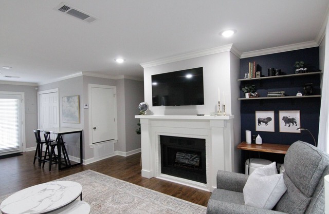 MSU Campus Condo: Mississippi State, Steps from MSU, Dudy Noble! Freshly updated!