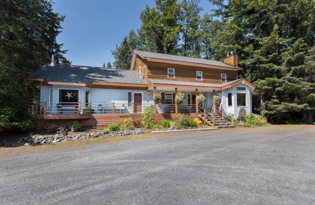 Mt. Alice Room at Bell In The Woods B&B (Queen/Second Floor)Max 2ppl