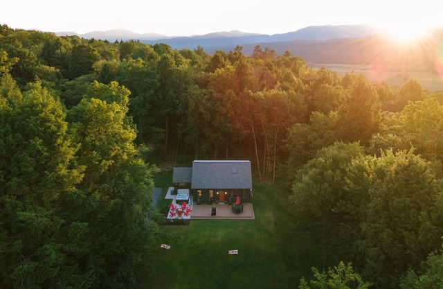 Mtn Cabin | Family Friendly I Hot Tub | Gameroom