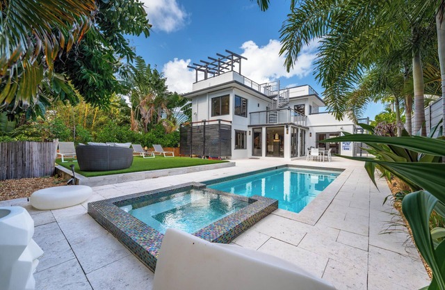 Multi-Level Beach Estate With Heated Pool!