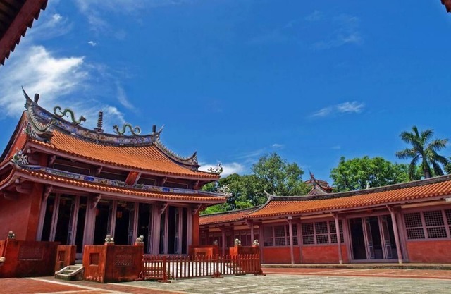 Mursery/Tainan Train Station
