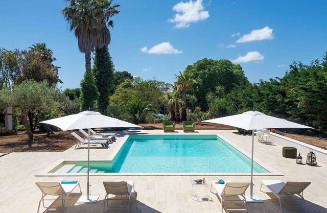 My Rental Homes - Green Villa immersed into a Mediterranean garden with heated pool