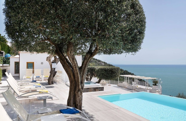 My Rental Homes - Relais Nike with sea view, private pool and jacuzzi