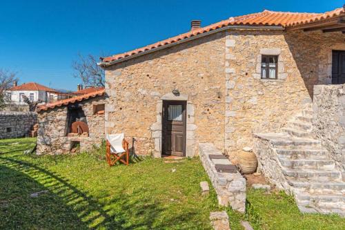 MYRTILO TRADITIONAL STONE HOUSE !