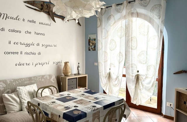 N284 - Numana, two-room apartment with terrace overlooking the sea