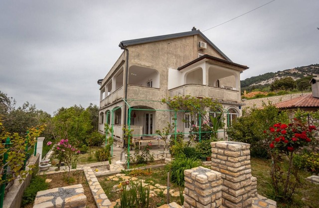 Nada- sea View - A2 - Crveni