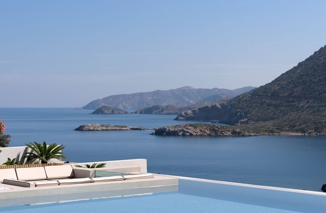 Nandana Luxury Villa, an infinite blue experience