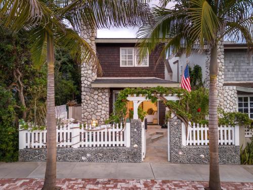 Nantucket-Style - Steps to Beach Rooftop Deck Ocean Views
