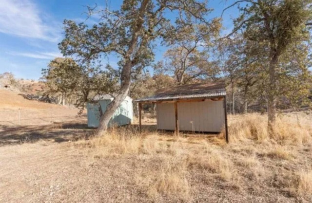 National Park getaway Cozy small home on 5 acres.