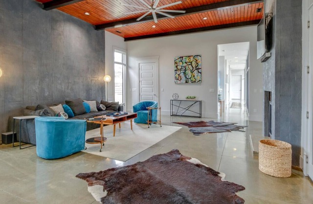 Nations Oasis - Luxury & Style - Pool & Hot Tub