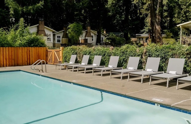 Nature’s Haven! Outdoor Pool, Free Parking, Near Sunset Beach County Park