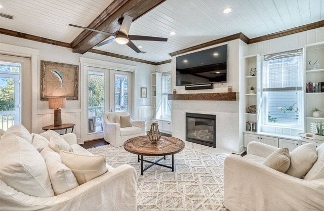 Naturewalk NEXT to Pool! LSV & Bikes! 4 Kings! Pet Friendly! Sleeps up to 18!