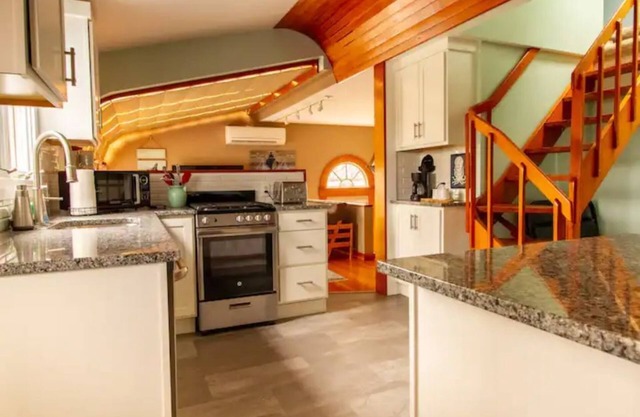 Nautically themed apartment with Ocean View