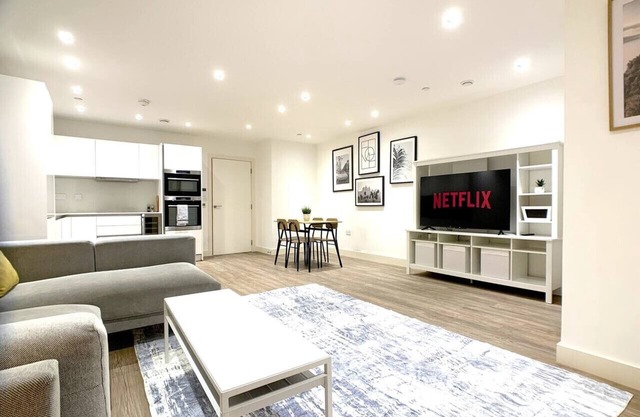 Near 02 Arena | Resident Gym | ModernApt w/Terrace