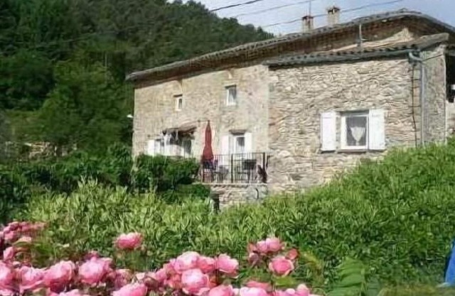 near Anduze: apartment in farmhouse with swimming pool