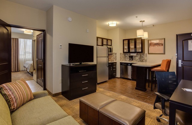 Near ATL Airport | Free Breakfast Buffet, Shared BBQ Area, 24h Business Center.