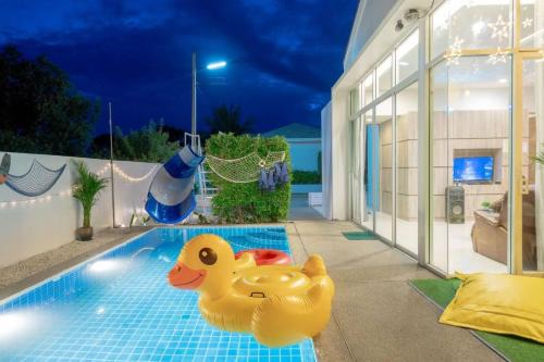 Near Beach Three Pool villa 3