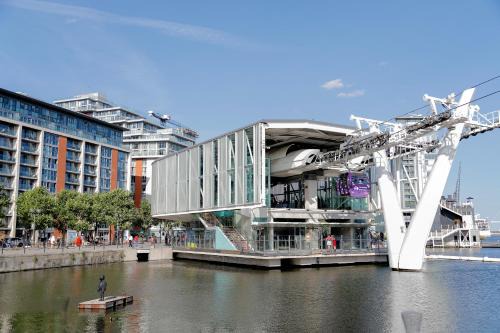 near Canary Wharf London O2 Arena Apartment