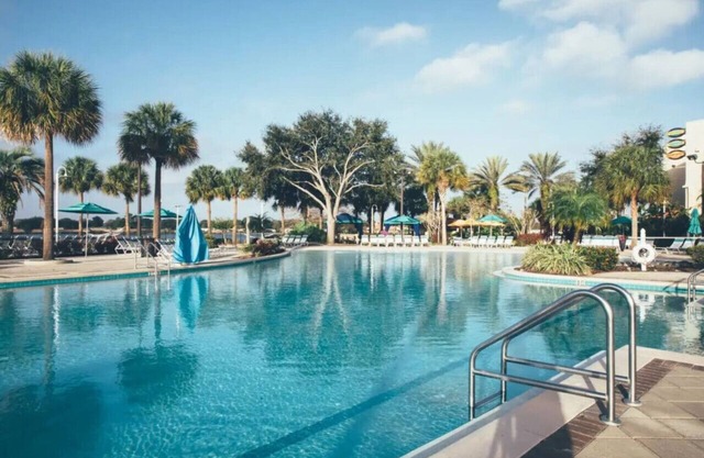 Near Disney 1BD vacation condo in beautiful resort with lots of amenities