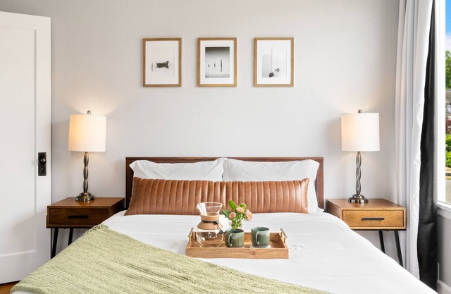 Near Downtown & Best Restaurants. Central AC. Pet Friendly