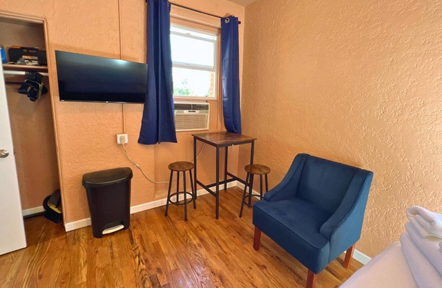 Near DTLA's Vibrant Charm Studio for 2!