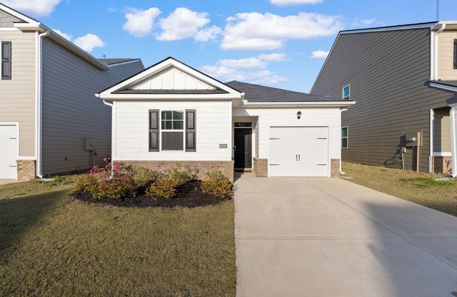 Near I-20, located within walking distance of Starbucks, Arby's, and many others