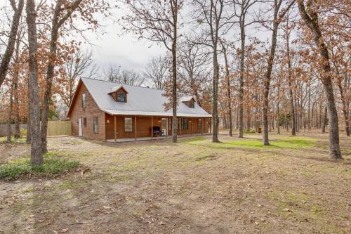 Near Lake Fork Home with Fire Pit in Yantis!