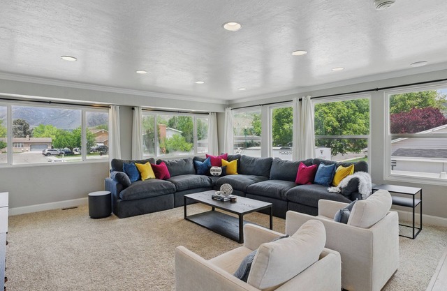 Near Lindon Wedding Venues- The Homebody Club- Sleeps 16, Xbox, Poker, 6 Bed