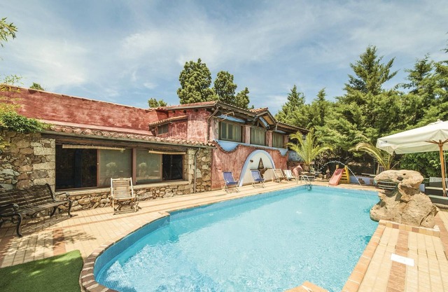 Near Orgosolo, in the middle of the natural park of Gennargentu, this vacation home is located on se