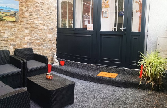 Near Perpignan with secure parking & patio