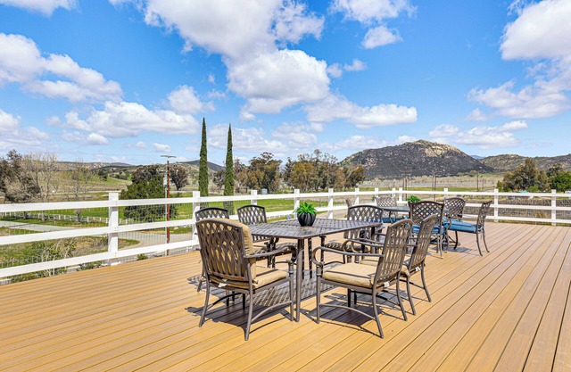 Near Ramona Wineries: Mtn-View Haven w/Large Yard